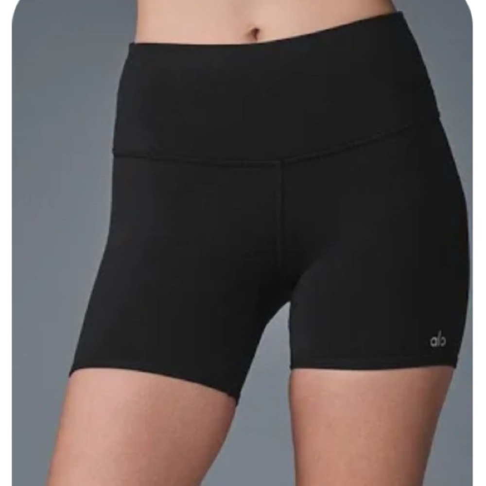 ALO Yoga Women's Black Bike Shorts